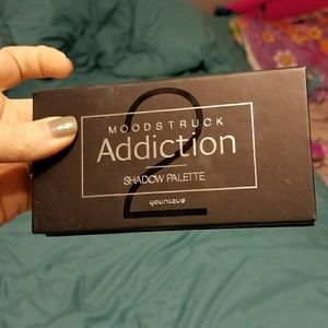 Moonstruck Addiction 2 eyeshadow palette younique
